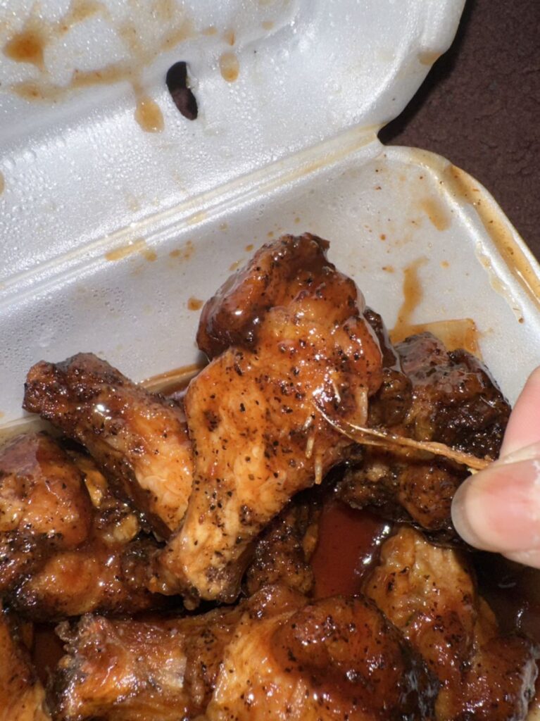 B\\\'s Wild Wings Bar B Que 3